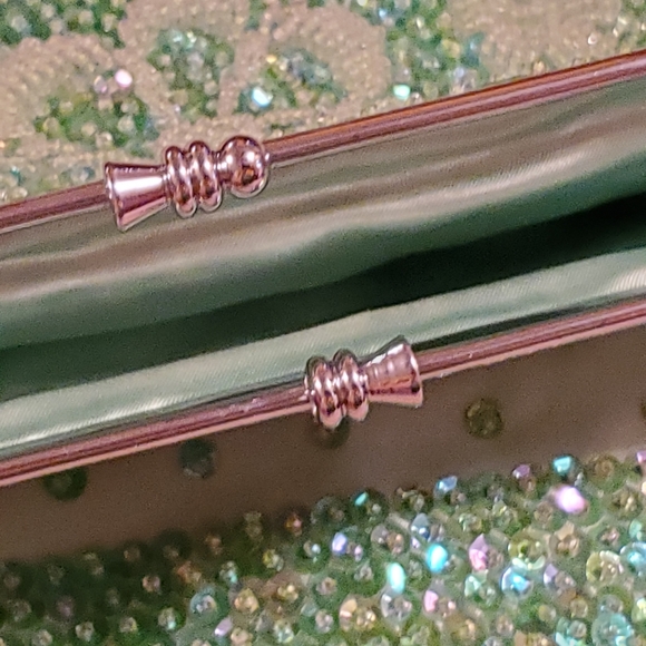 Hand beaded embroidered clutch purse - Picture 6 of 11